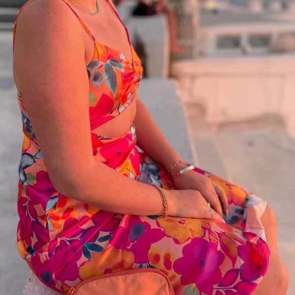 Open belly dress - Picture 2 of 2